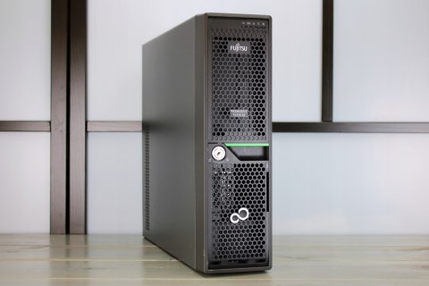 KOMPUTER STACJONARNY FUJITSU I3 8GB 1TB SSD W10