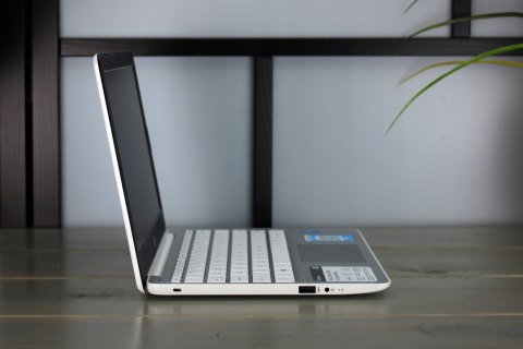 LAPTOP HP STREAM 11 CELERON 4GB DDR4 32GB SSD W10