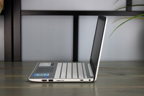 LAPTOP HP STREAM 11 CELERON 4GB DDR4 32GB SSD W10