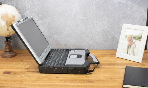 PANCERNY PANASONIC CF-30 C2D 4GB 120SSD W7 PRO