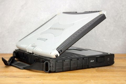 WZMACNIANY LAPTOP PANASONIC CF-18 PENTIUM 2GB COM