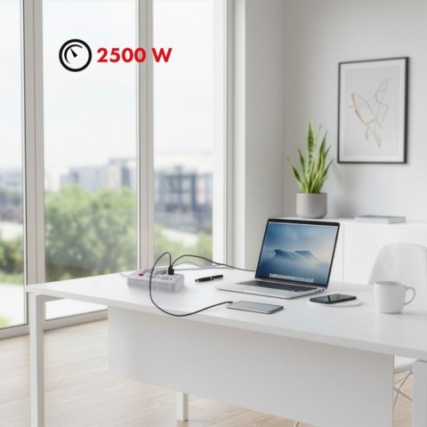 Maclean Listwa zasilająca MCE392 W 4 gniazda 3xUSB, 110-240V AC 50/60Hz, 2.1A max 2500W 1,5m biała