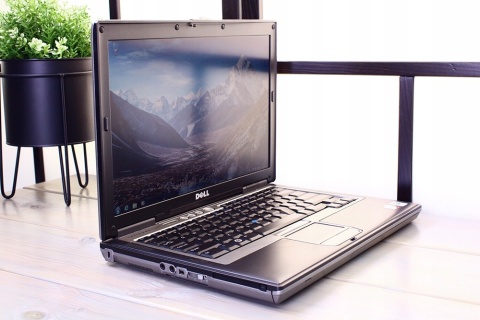 LAPTOP DELL D630 C2D 4GB 80HDD DVD RS232 WIFI USB