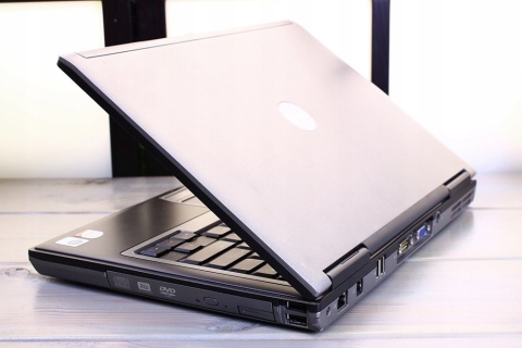 LAPTOP DELL D630 C2D 4GB 80HDD DVD RS232 WIFI USB