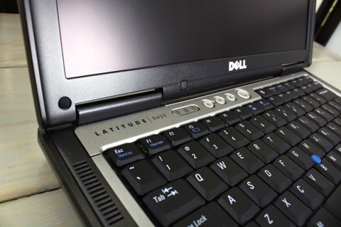 LAPTOP DELL D620 C2D 4GB 240SSD DVD RS232 WIFI USB
